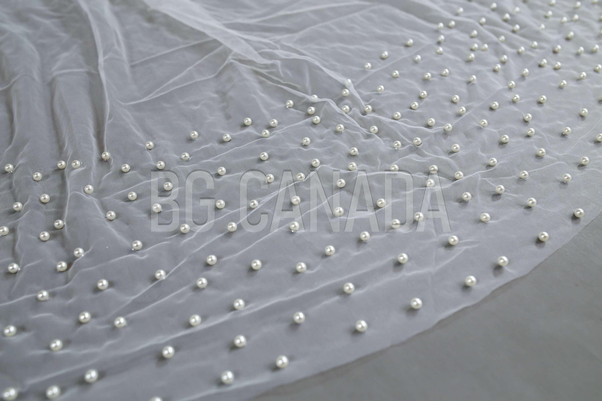 Pearl veil pearl Edge Wedding Veil Scattered Pearls, Soft Tulle bridal veil with pearls White/Ivory