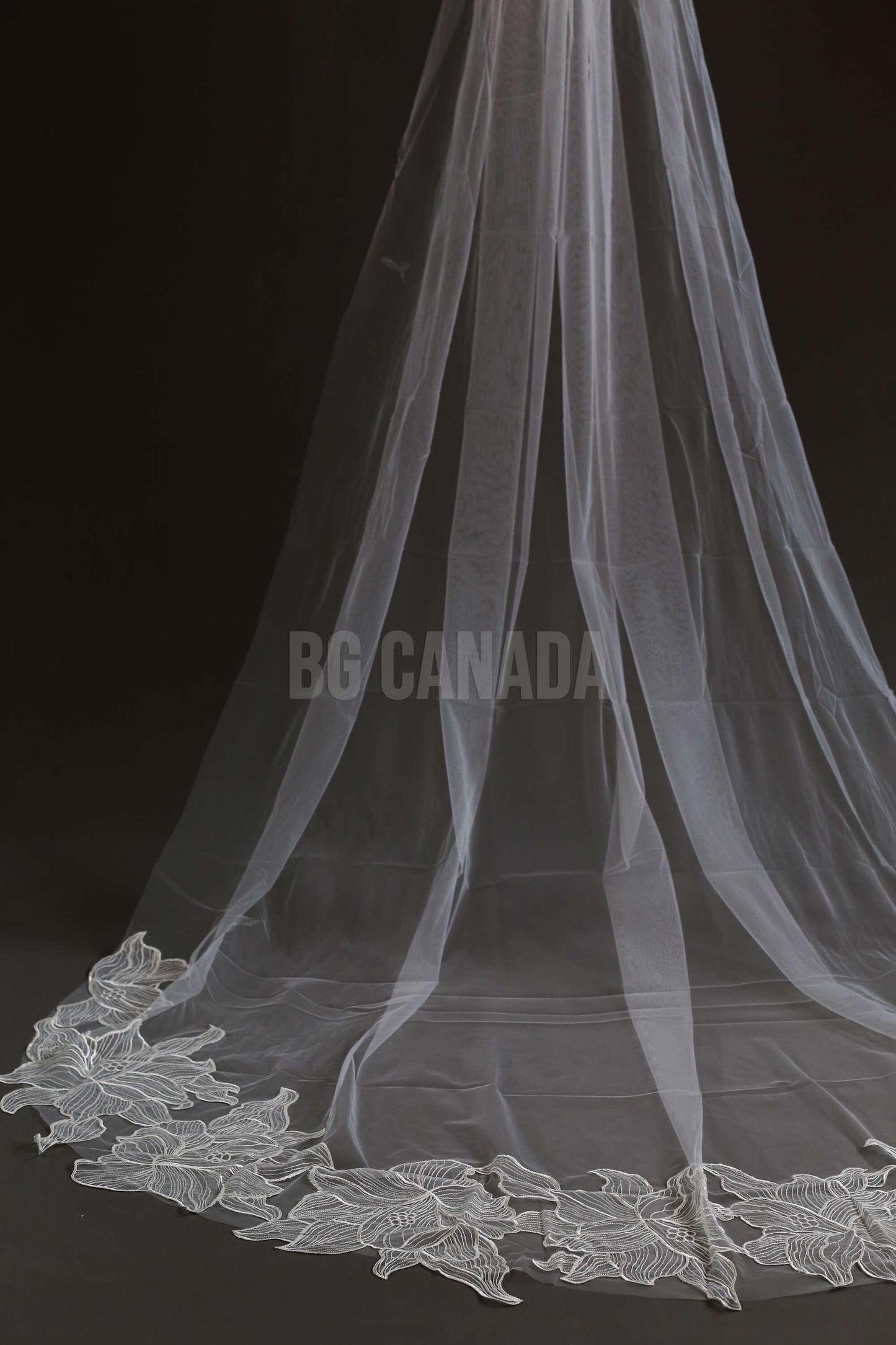 Cathedral veil with large floral lace edge long dramatic wedding veil boho bridal veil elegant flower lace wedding accessory