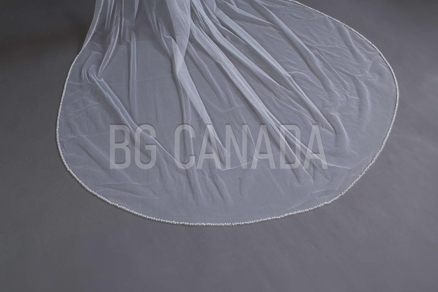 Cathedral Length Pearl Edge Bridal Veil Single Tier Long Wedding Veil with Scattered Pearls Tulle Veil for Elegant Bride