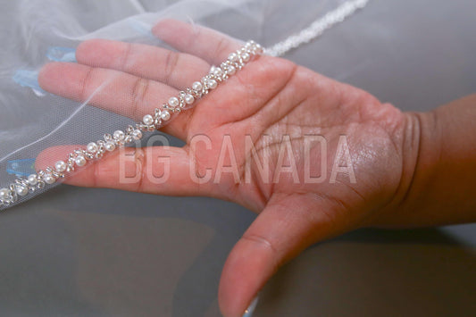 Cathedral Length Pearl Edge Bridal Veil Single Tier Long Wedding Veil with Scattered Pearls Tulle Veil for Elegant Bride