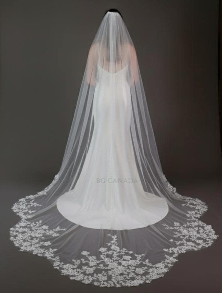 Long Lace Veil with Scalloped Floral Edges Bridal Veil for Mermaid Gown Soft Tulle Wedding Veil Lace Appliqué Edge Mermaid Train Bridal Veil