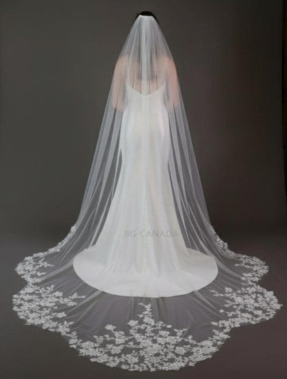 Long Lace Veil with Scalloped Floral Edges Bridal Veil for Mermaid Gown Soft Tulle Wedding Veil Lace Appliqué Edge Mermaid Train Bridal Veil