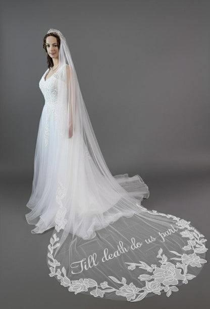 personalized Veil with pearls floral lace with names and wedding date