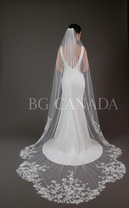 Long Lace Veil with Scalloped Floral Edges Bridal Veil for Mermaid Gown Soft Tulle Wedding Veil Lace Appliqué Edge Mermaid Train Bridal Veil