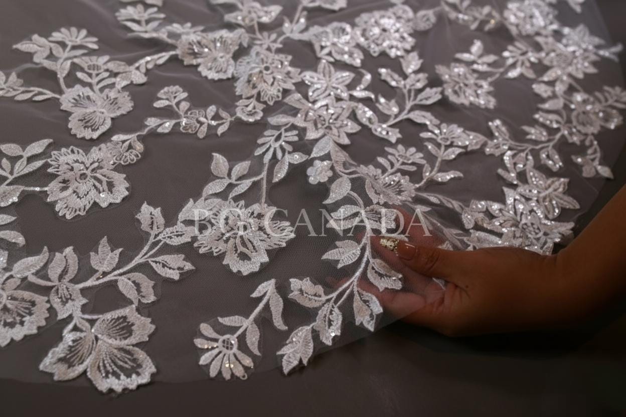 Long Lace Veil with Scalloped Floral Edges Bridal Veil for Mermaid Gown Soft Tulle Wedding Veil Lace Appliqué Edge Mermaid Train Bridal Veil