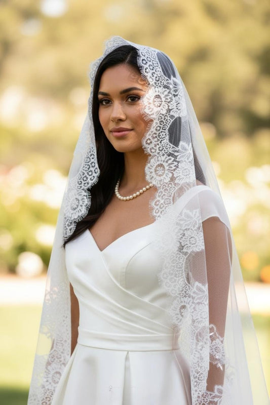 Mantilla Lace Wedding Veil Chantilly Lace Mantilla Veil Fingertip Veil Mantilla Lace Veil Lace Wedding Veil Fingertip Rose Lace eyelash Veil
