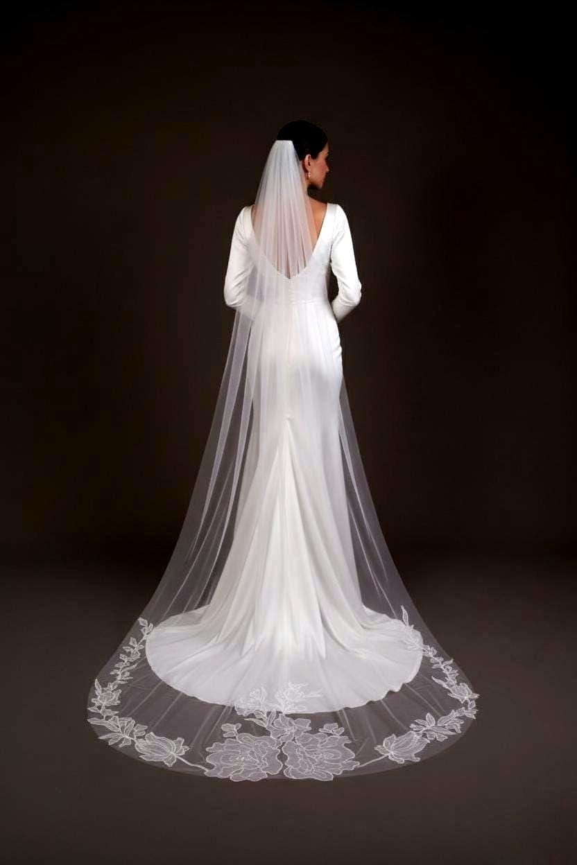 Big flower Cathedral Wedding Veil: Handmade Ivory Floral Mantilla, Soft Tulle white