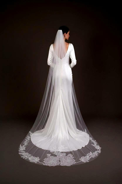 Big flower Cathedral Wedding Veil: Handmade Ivory Floral Mantilla, Soft Tulle white