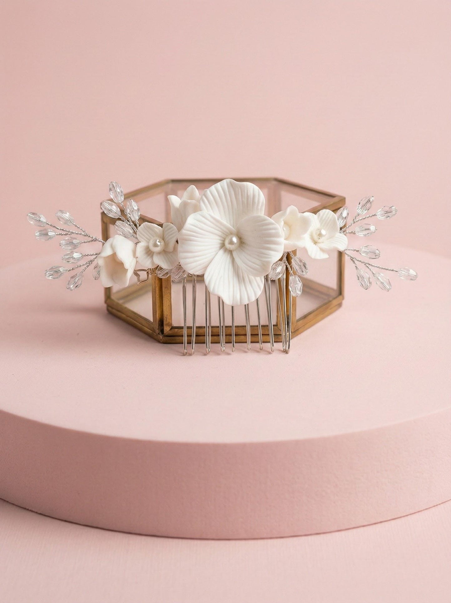 Wedding Comb Flower comb Bridal haircomb floral comb white floral hairpiece Wedding hair accessory Bridal Headpiece Wedding Flower Comb