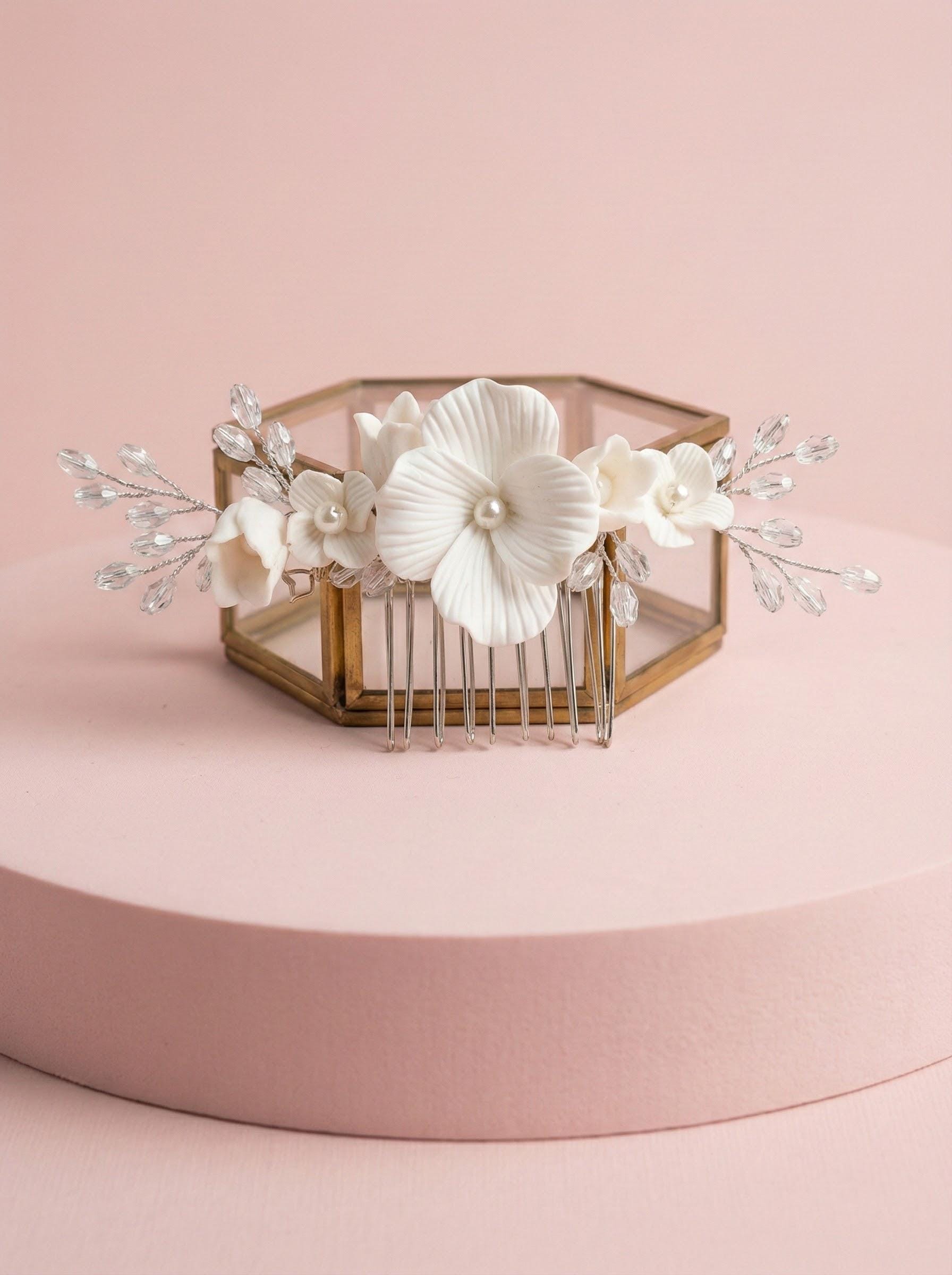 Wedding Comb Flower comb Bridal haircomb floral comb white floral hairpiece Wedding hair accessory Bridal Headpiece Wedding Flower Comb
