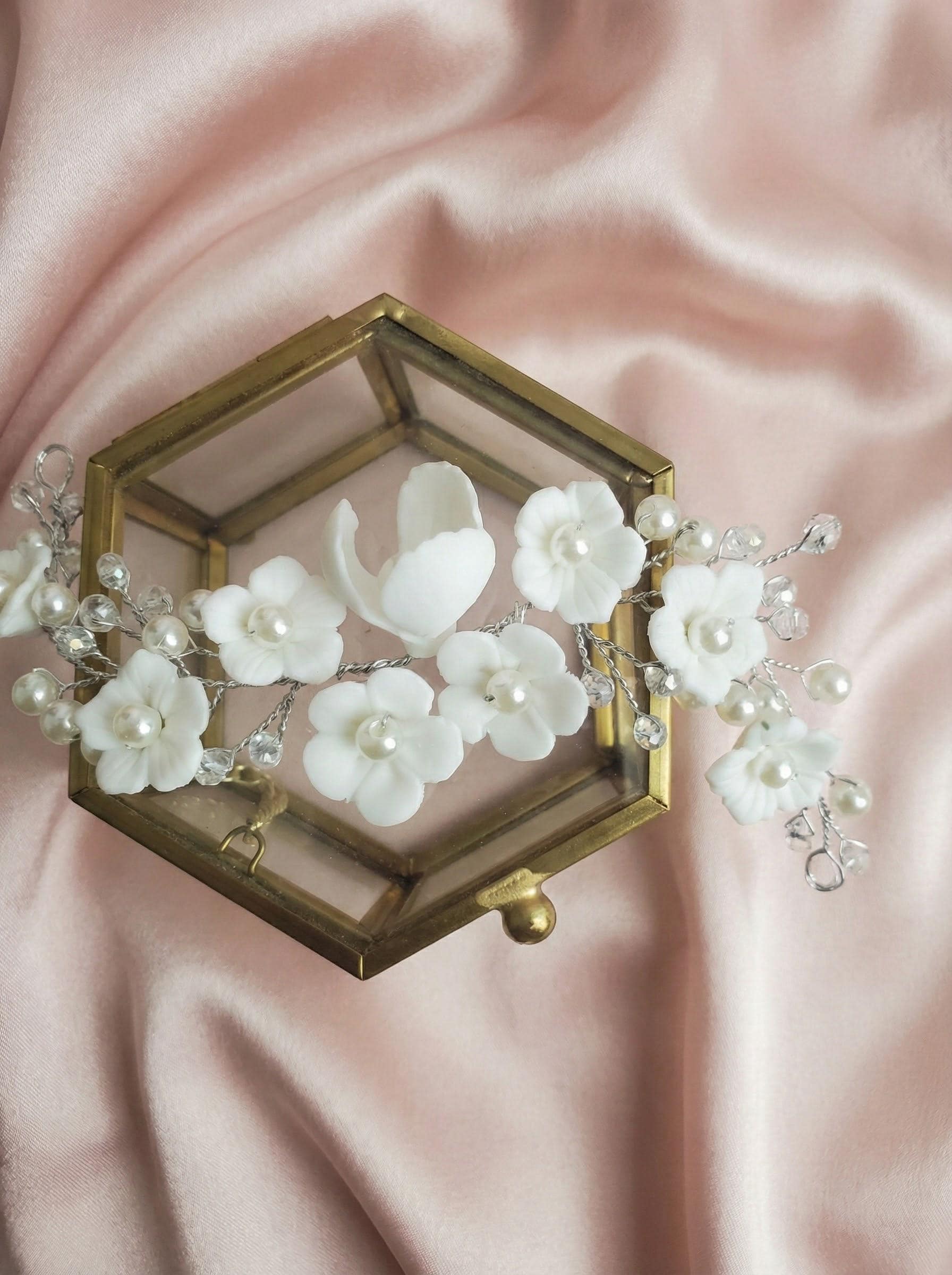 Floral hairvine wedding vine white flower hairpiece bridal vine hair accessories white floral hairpiece Boho Bridal Headband