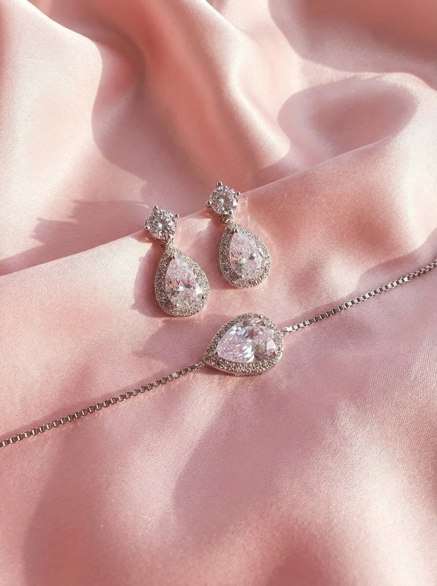 Bridesmaids earrings gift • Bridal Party Proposal Gift Bridesmaids Gifts personalized Bridesmaid Gift teardrop earrings bridal earrings