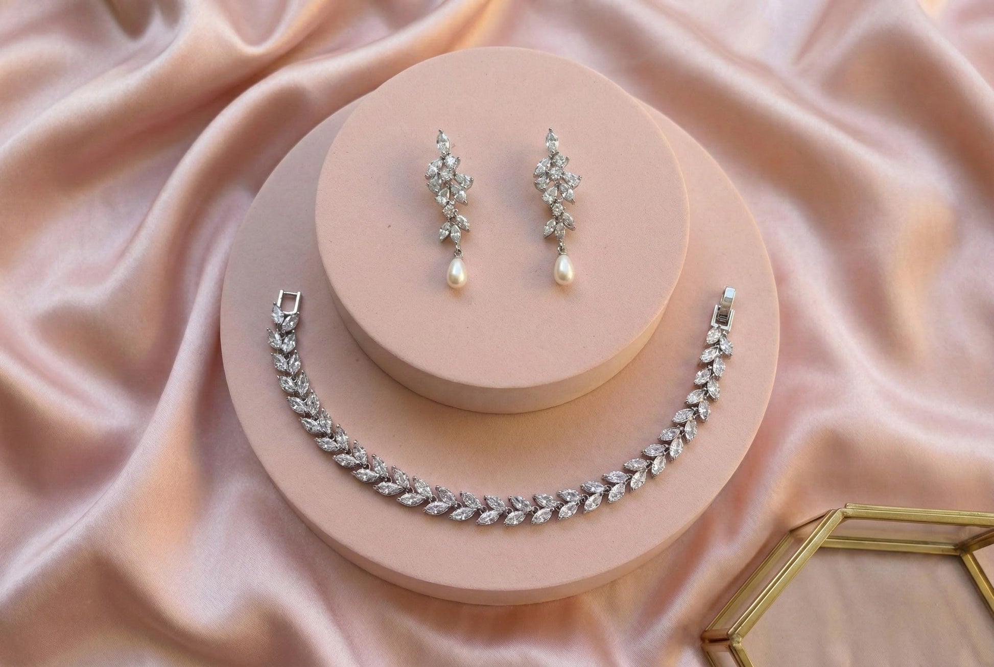 Long Bridal Earrings • Sparkling Wedding Drop Earrings • Bride Earrings for Wedding Day Gift earrings with pearl drop