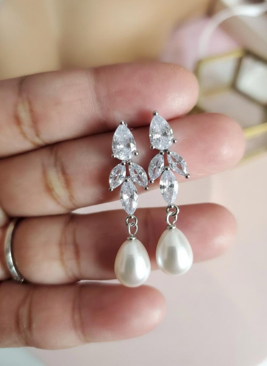 Pearl Earrings Silver earrings Bridesmaid gift Diamond Pearl Drop Earrings thank you gift classic pearl earrings Wedding Earrings