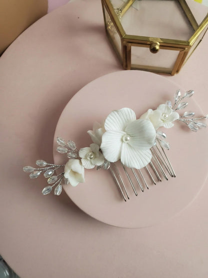 Wedding Comb Flower comb Bridal haircomb floral comb white floral hairpiece Wedding hair accessory Bridal Headpiece Wedding Flower Comb