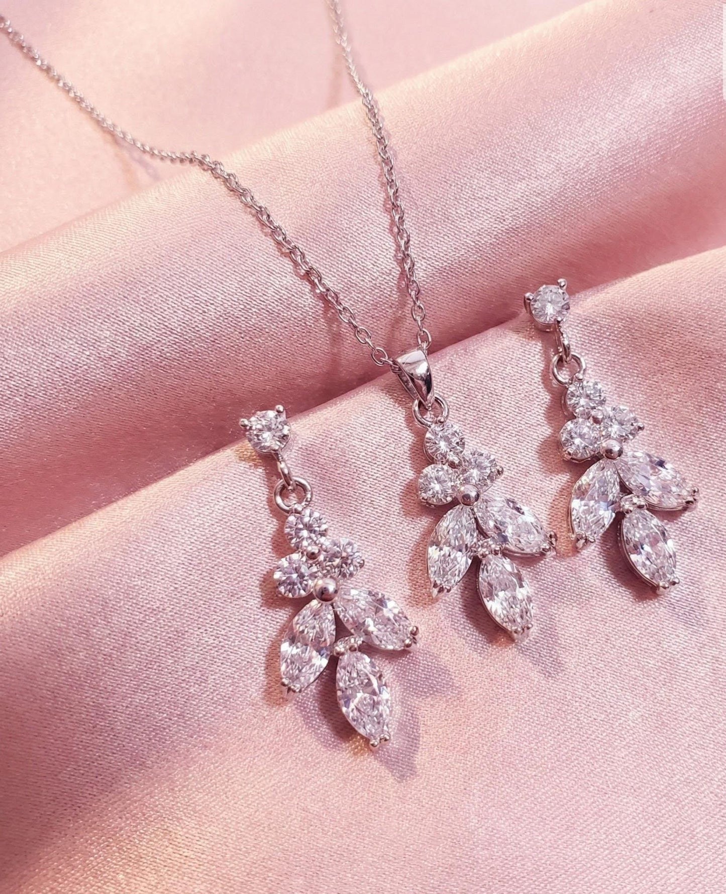 Bridesmaids gift leaf earrings simple bridal jewelry bridalparty gift affordable gift wedding gift cheap