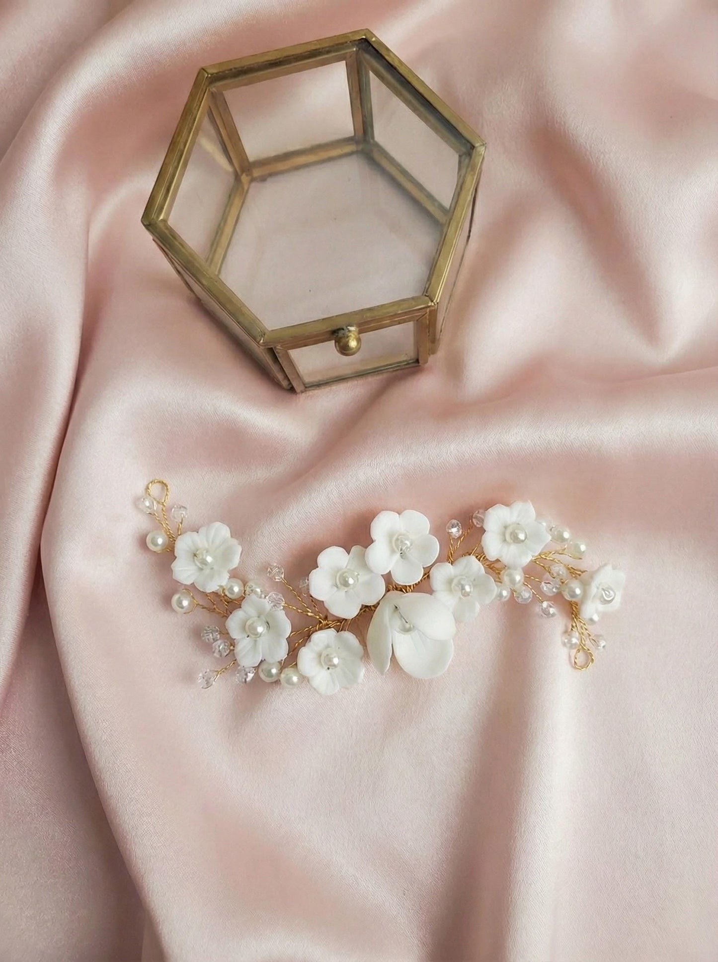 Floral hairvine wedding vine white flower hairpiece bridal vine hair accessories white floral hairpiece Boho Bridal Headband