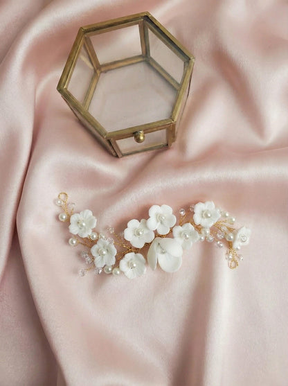 Floral hairvine wedding vine white flower hairpiece bridal vine hair accessories white floral hairpiece Boho Bridal Headband