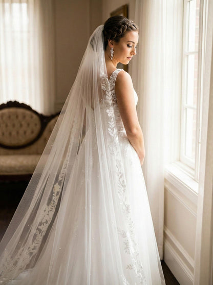 Floral Lace Bridal Veil with Long Train – Elegant Embroidered Tulle Wedding Veil, Cathedral Style Veil for Bride Classic Bridal Style