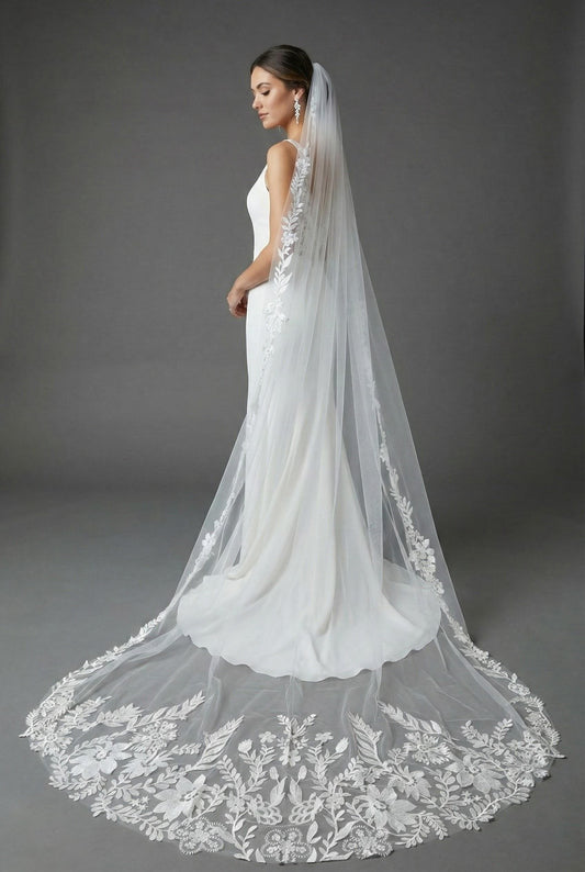 Floral Lace Bridal Veil with Long Train – Elegant Embroidered Tulle Wedding Veil, Cathedral Style Veil for Bride Classic Bridal Style