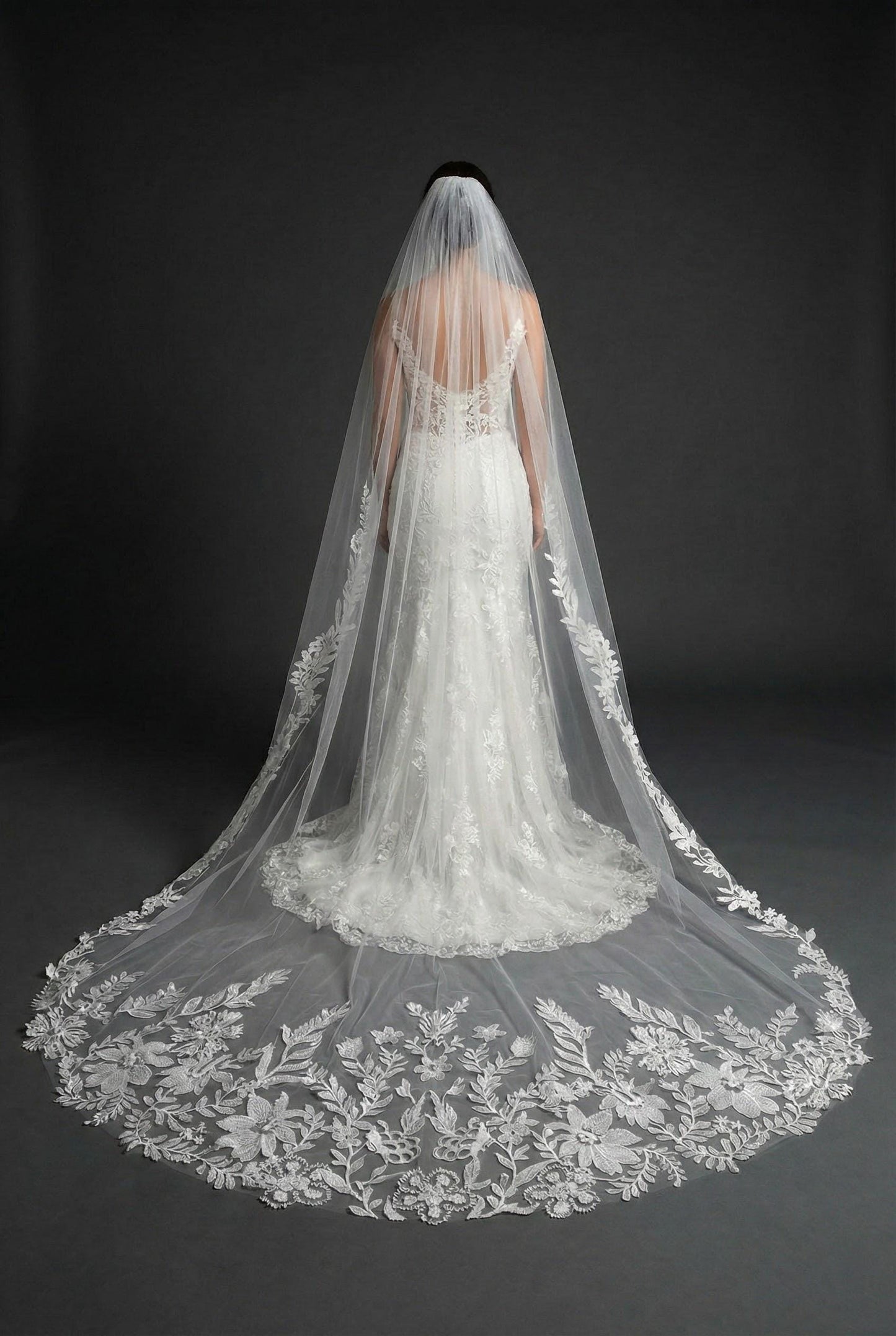 Floral Lace Bridal Veil with Long Train – Elegant Embroidered Tulle Wedding Veil, Cathedral Style Veil for Bride Classic Bridal Style