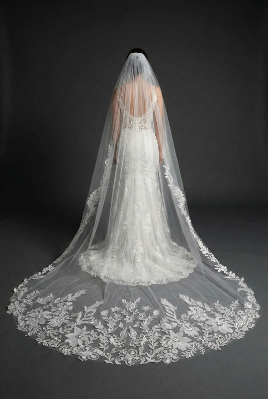 Floral Lace Bridal Veil with Long Train – Elegant Embroidered Tulle Wedding Veil, Cathedral Style Veil for Bride Classic Bridal Style