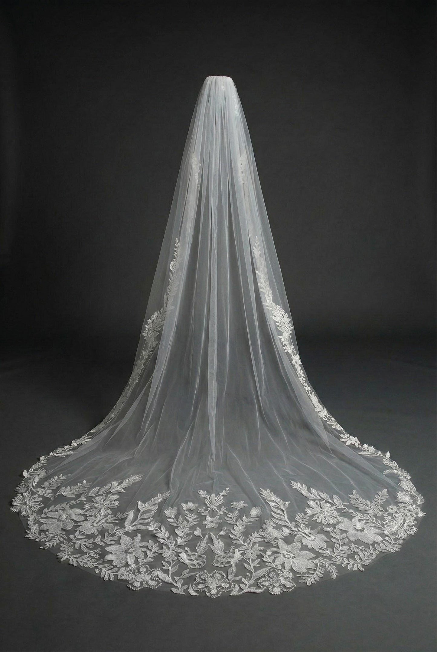 Floral Lace Bridal Veil with Long Train – Elegant Embroidered Tulle Wedding Veil, Cathedral Style Veil for Bride Classic Bridal Style