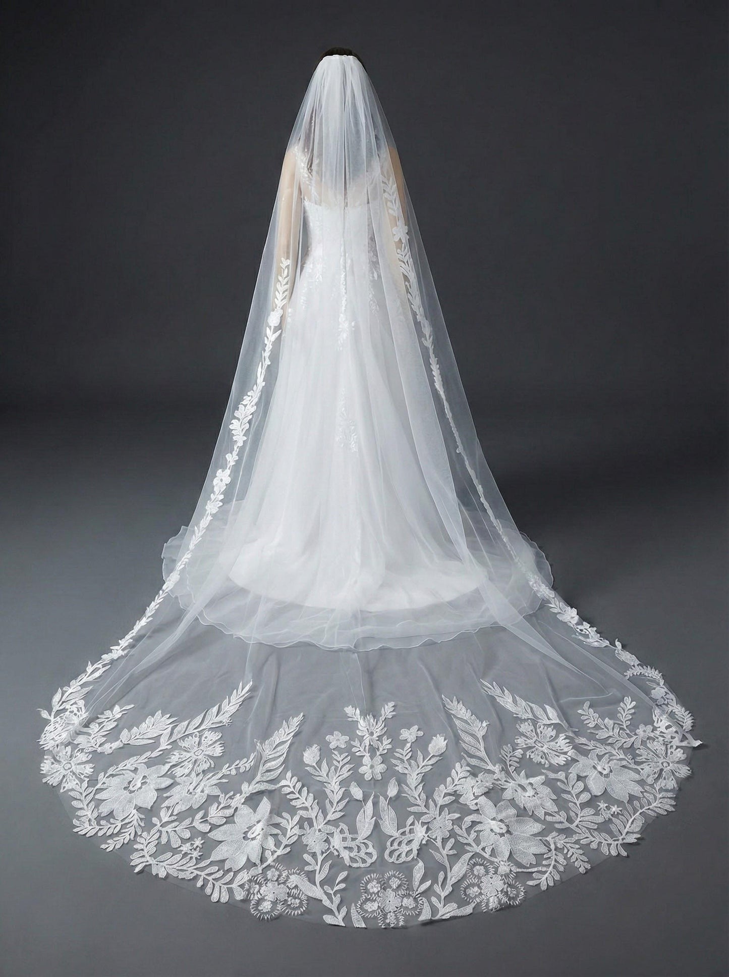 Floral Lace Bridal Veil with Long Train – Elegant Embroidered Tulle Wedding Veil, Cathedral Style Veil for Bride Classic Bridal Style