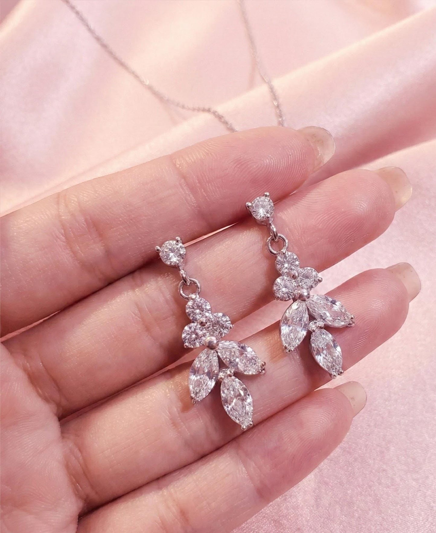 Bridesmaids gift leaf earrings simple bridal jewelry bridalparty gift affordable gift wedding gift cheap