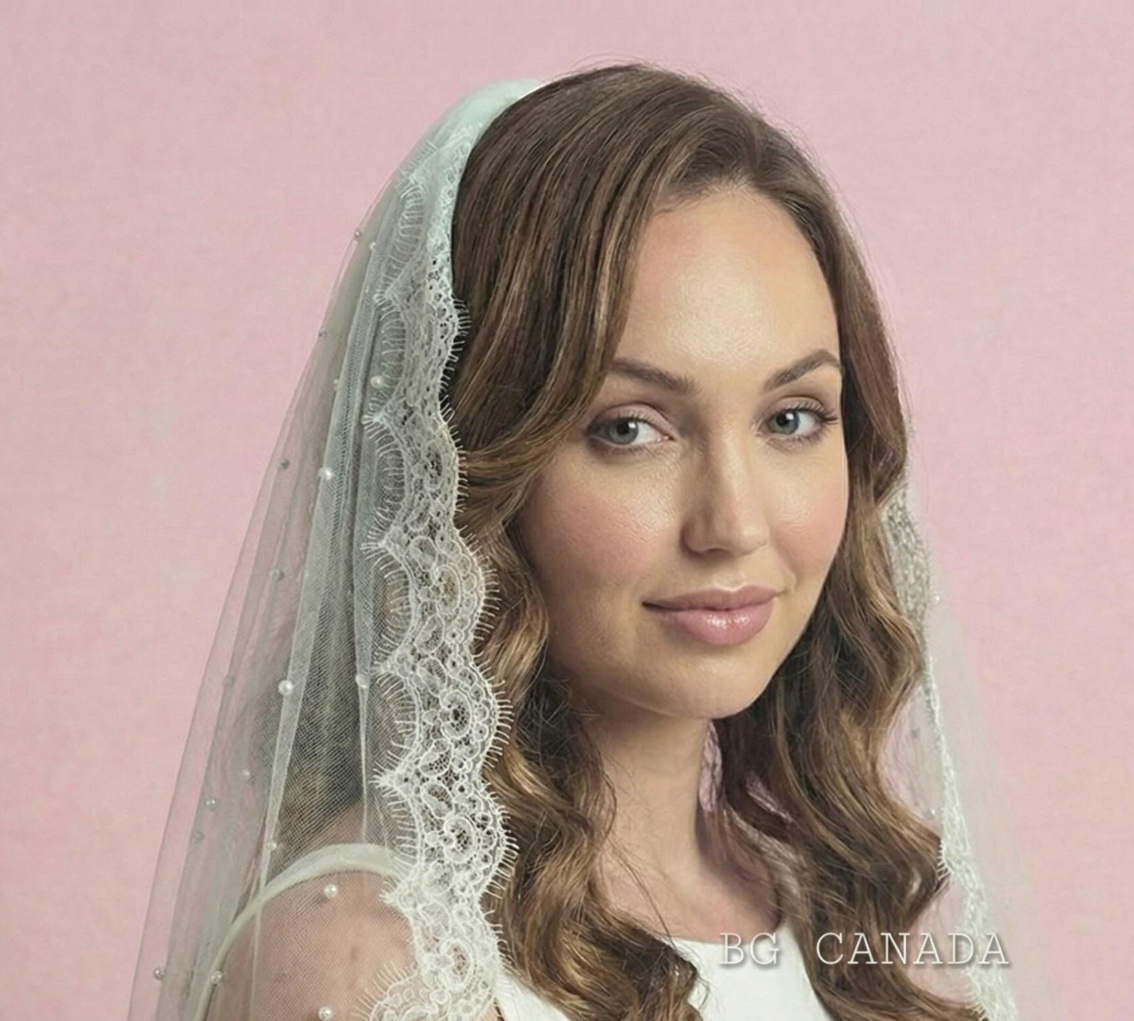 Eyelash Lace Fingertip Bridal Veil with Comb | Soft Tulle Lace Trim Veil | Classic Scalloped Edge Wedding Veil