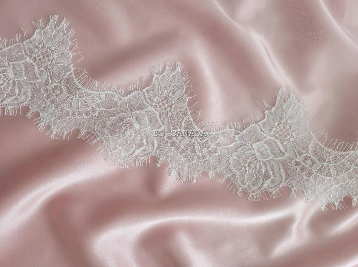 chantilly lace mantilla wedding veil rose edge cathedral bridal veil eyelash lace veil with comb Spanish Mantilla Veil