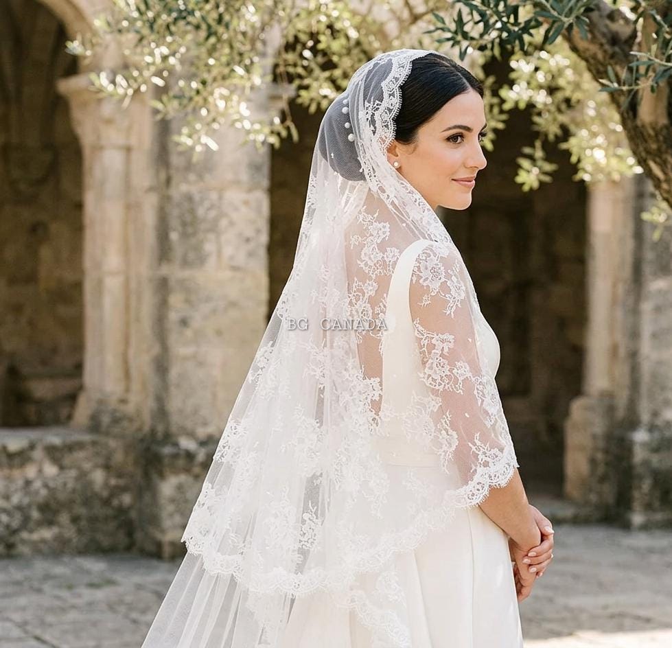 Lace Mantilla Wedding Veil, Chantilly Lace Cathedral Veil, Floral Eyelash Lace Bridal Veil, Soft Tulle Mantilla Veil, Ivory One Tier Veil