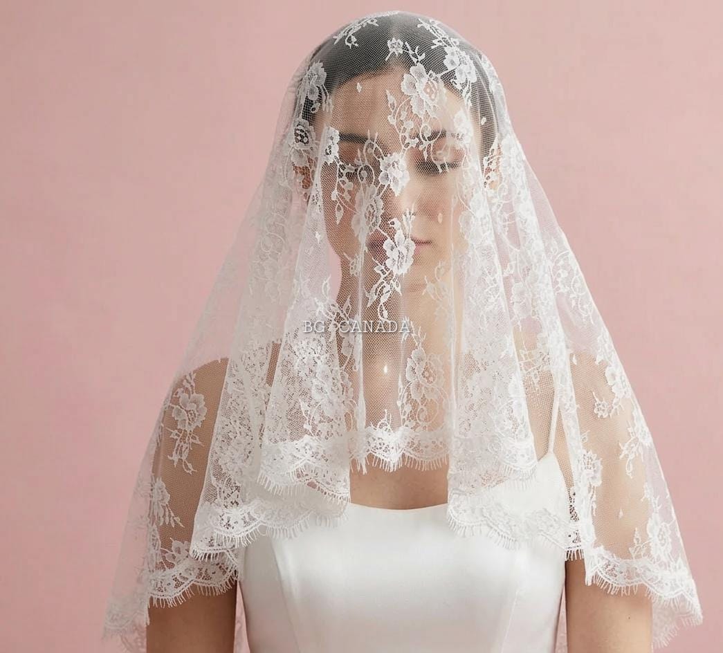 Lace Mantilla Wedding Veil, Chantilly Lace Cathedral Veil, Floral Eyelash Lace Bridal Veil, Soft Tulle Mantilla Veil, Ivory One Tier Veil