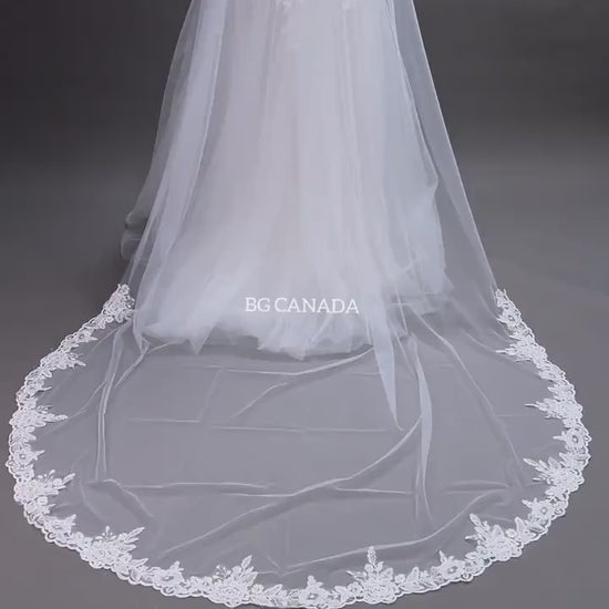 Rose flower cathedral Wedding Veil: Ivory Tulle with Rose Floral Lace Edge