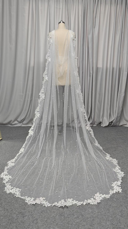 Pearl Cape Veil with Classic Leaf Vine Lace Trim - Ava Pearl Elegance
