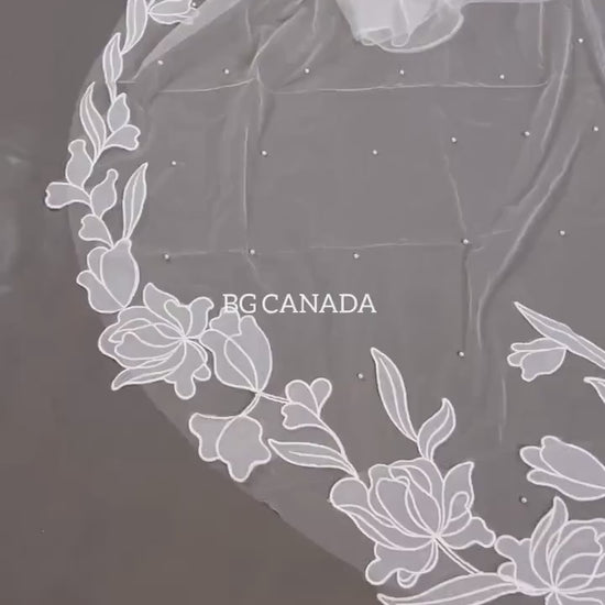 Big Floral scattered Pearl Bridal Veil Fingertip Veil woth pearls Veil with flowers trendy veil