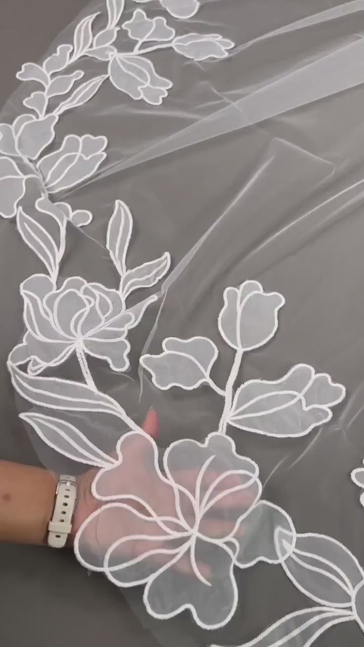 Big flower Cathedral Wedding Veil: Big Ivory Floral Appliqués, Elegant Bridal Veil white