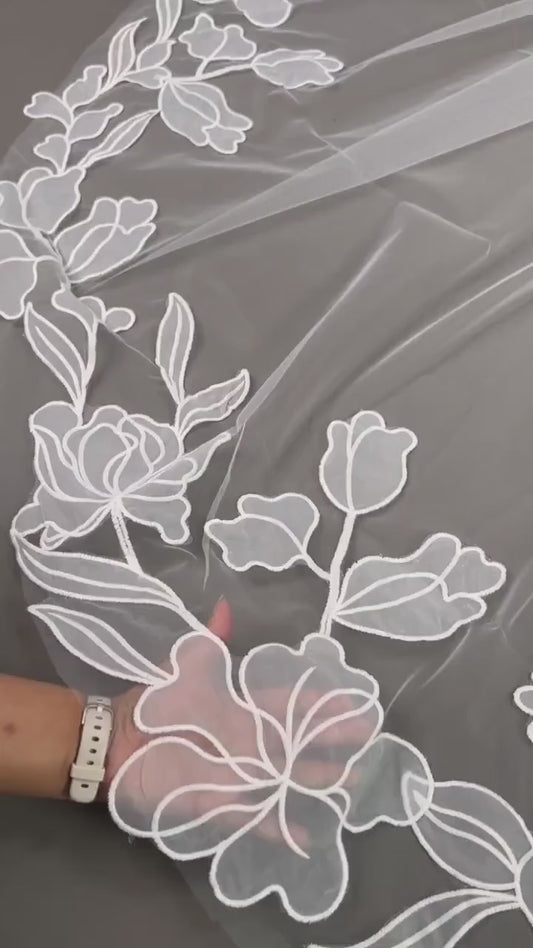 Big flower Cathedral Wedding Veil: Big Ivory Floral Appliqués, Elegant Bridal Veil white