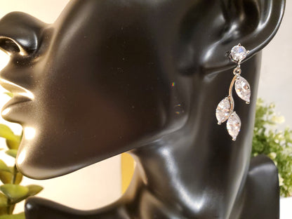 Wedding Jewelry Set, Bridesmaid Jewelry Set, Brides Earrings Adjustable Bracelet, Leaf Drops Silver Bracelet and Earrings Set