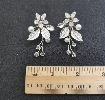 Floral earrings pearl drop earrings for brides floral Boho earrings floral garden wedding bridal earrings boho earrings for brides silver