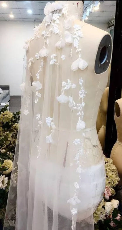 Short 3D Floral Scatter Veil with Pearls - Lillian Pearl Blossom